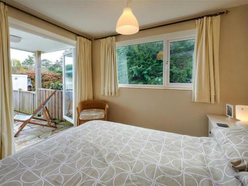 Modern Holiday Home In Llanbedrog With Private Garden