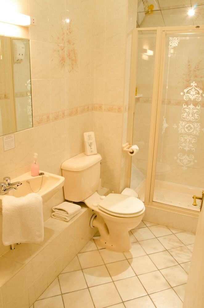 Hostal Hedley Villa Guest House