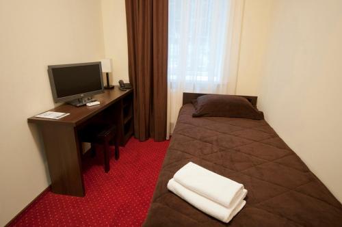 Hotel 12