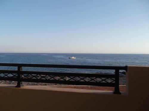 Kritamos Beach Apartments