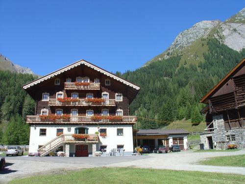 Hostal Landhaus Taurer