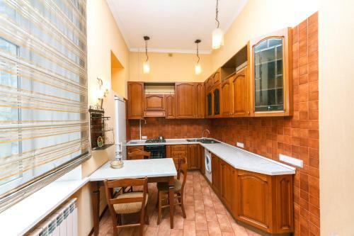 Apartment Near Olympic Stadium