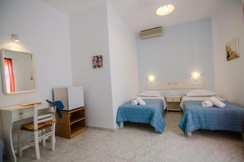 Hostal Athena Rooms