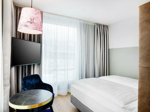 Hotel Stage 12
