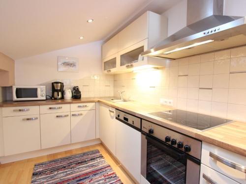 Apartment With Ski Storage, Balcony, Parking, Seating Area