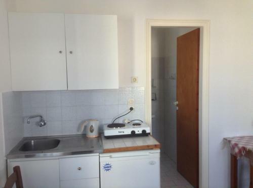 Hostal Rania Apartments