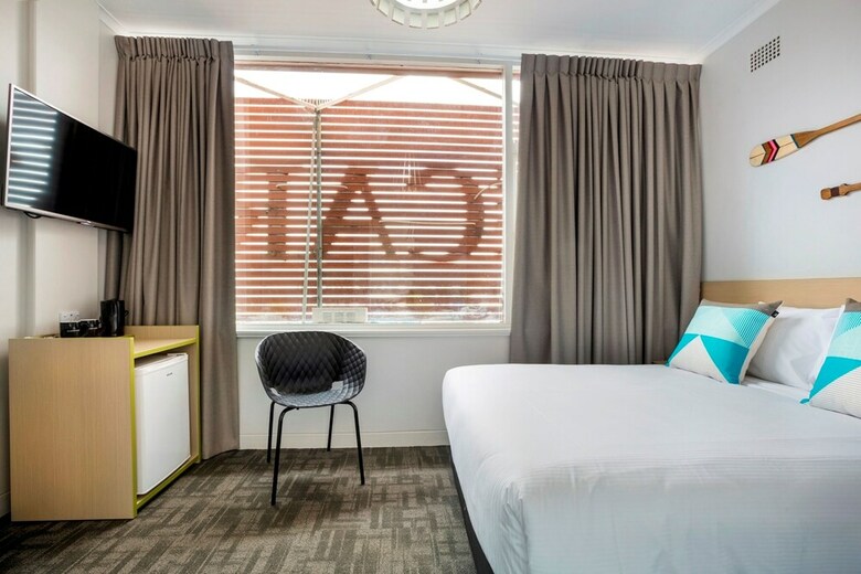 Nightcap At Caringbah Hotel