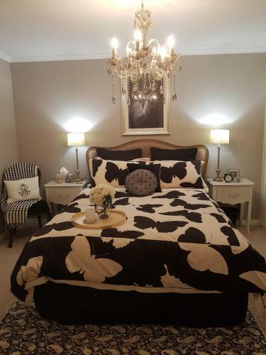 La Maison Riviere - The River House Bed & Breakfast
