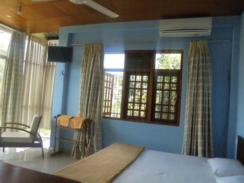 Hostal Suisse View Residence