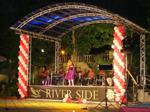 River Side Hotel