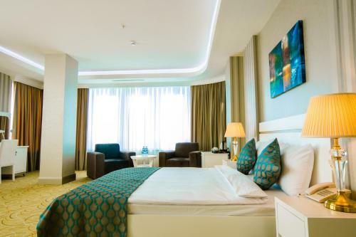 Sumgay?t Plaza Hotel