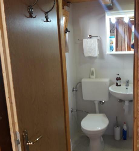 Obiteljski Apartman Borovi