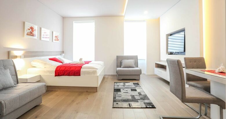 Hostal Urban Apartments Strossa