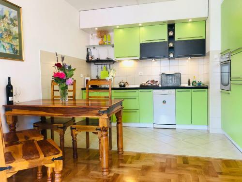 Apartamento Luksuzno Opremljen Stan