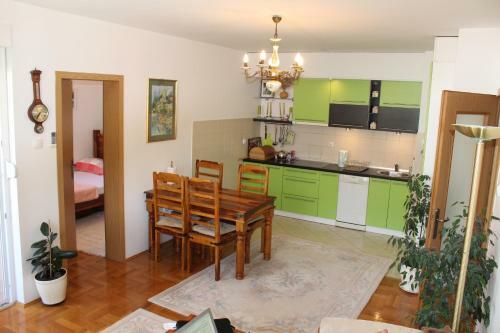 Apartamento Luksuzno Opremljen Stan