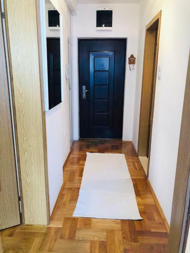 Apartamento Luksuzno Opremljen Stan