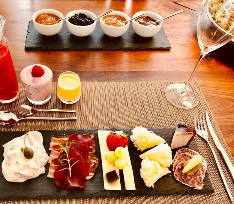Bed & Breakfast Perfect Lifestyle� Design Boutique