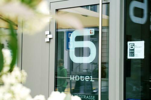 Hotel Six