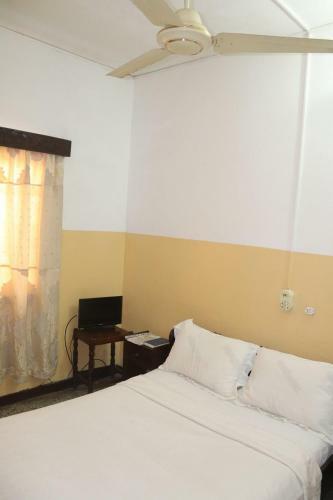 Hotel Aurore Lom�
