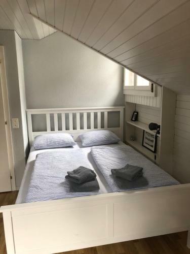 Apartment Bed & Bar No.8