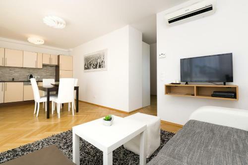 Sas-niccy Apartments
