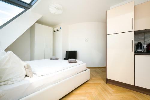 Sas-niccy Apartments