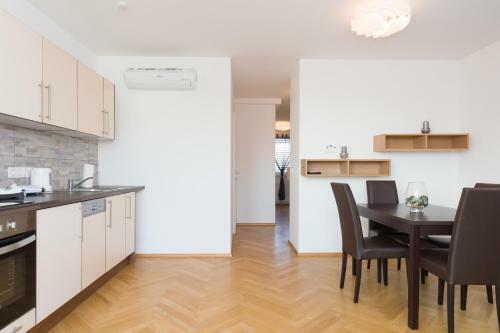 Sas-niccy Apartments