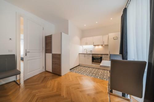 Edelweiss City Apartments State Opera