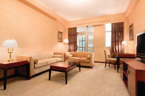 Hotel Ramada Plaza Gence