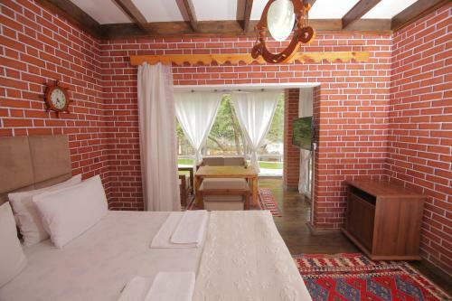 Hotel Basharu Resort
