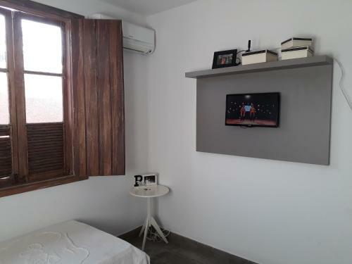 Casa Na Cidade Com Ares De Campo