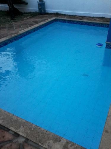 Casa Na Cidade Com Ares De Campo