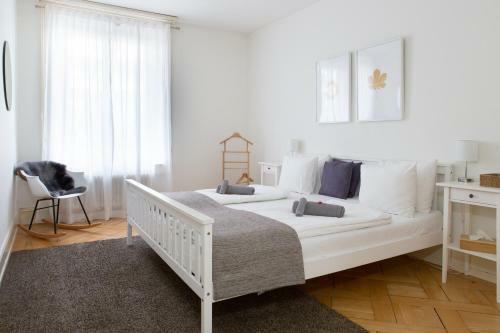 Central Bright & Cozy Apartments
