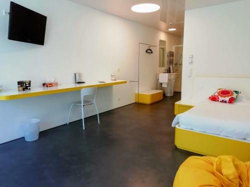 Hotel Chromotel