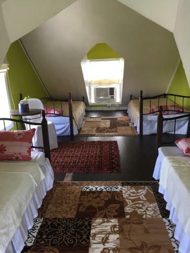 Hostal Madie's Place
