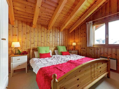 Chalet With Scenic View Of Mountains In Les Collons