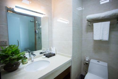 Jinren Holiday Hotel