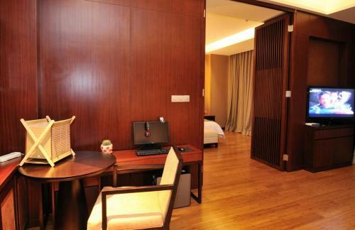 Sanjiang Forest Hot Spring Dumashi Hotel