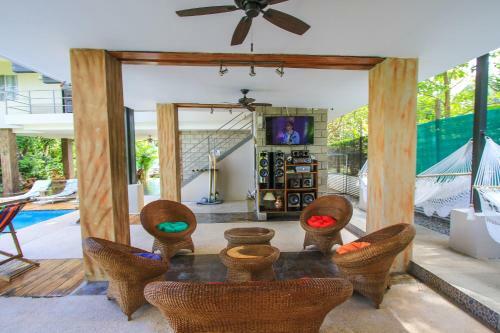 Casa Moderna De Playa Fitos House