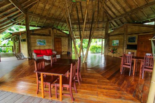 Lodge Madreselva (jungle Bungalows)