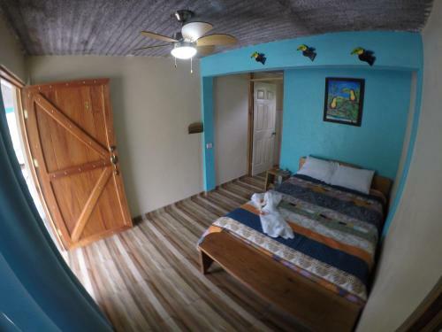 Bed & Breakfast Cabinas Cascada Rio Celeste