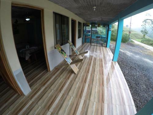 Bed & Breakfast Cabinas Cascada Rio Celeste