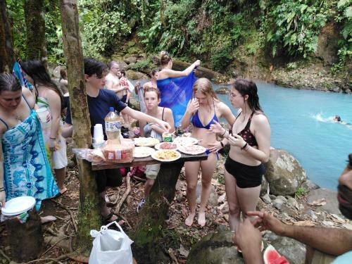 Bed & Breakfast Posada R�o Celeste La Amistad