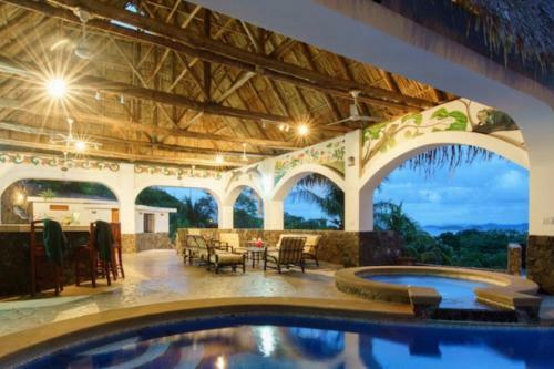 Pura Vida Villa In Playa Ocotal