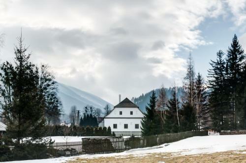 Hotel Mezi Plutky