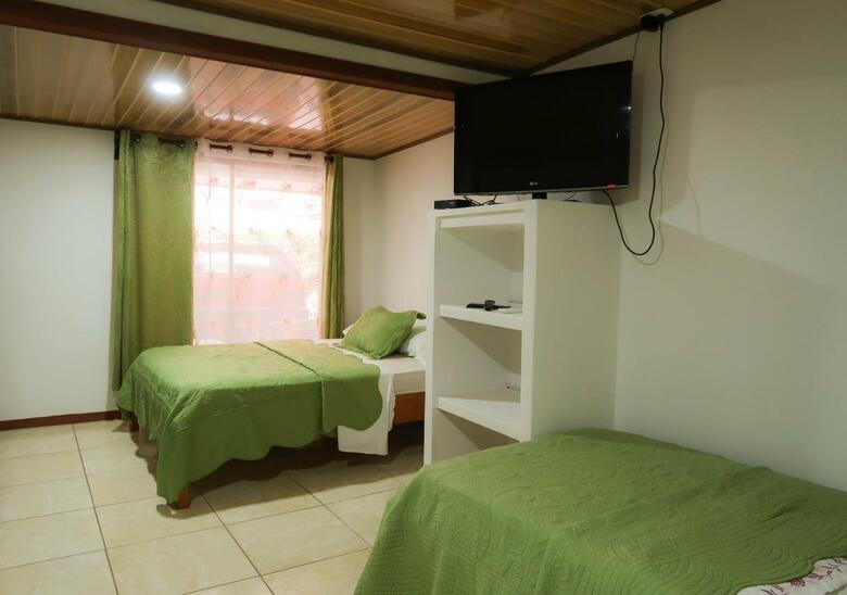 Hotel Hoja De Oro Corcovado