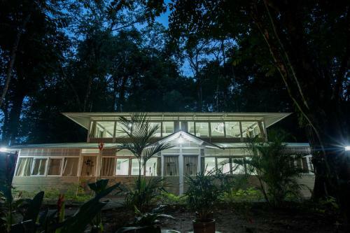 Hotel Jaguar Inn Bungalows & Hostel