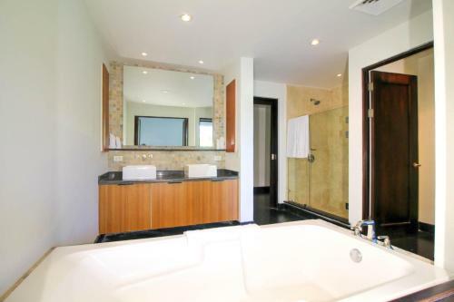Apartamento Ocean View La Perla Condo 161
