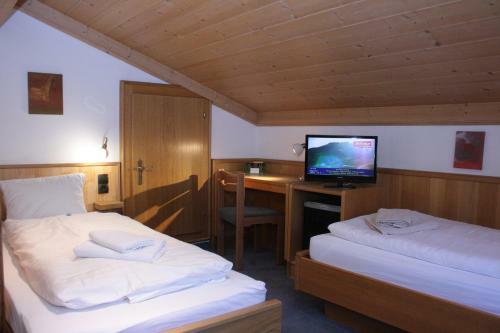 Hostal Pension Brixana