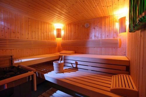 Hostal Pension Brixana